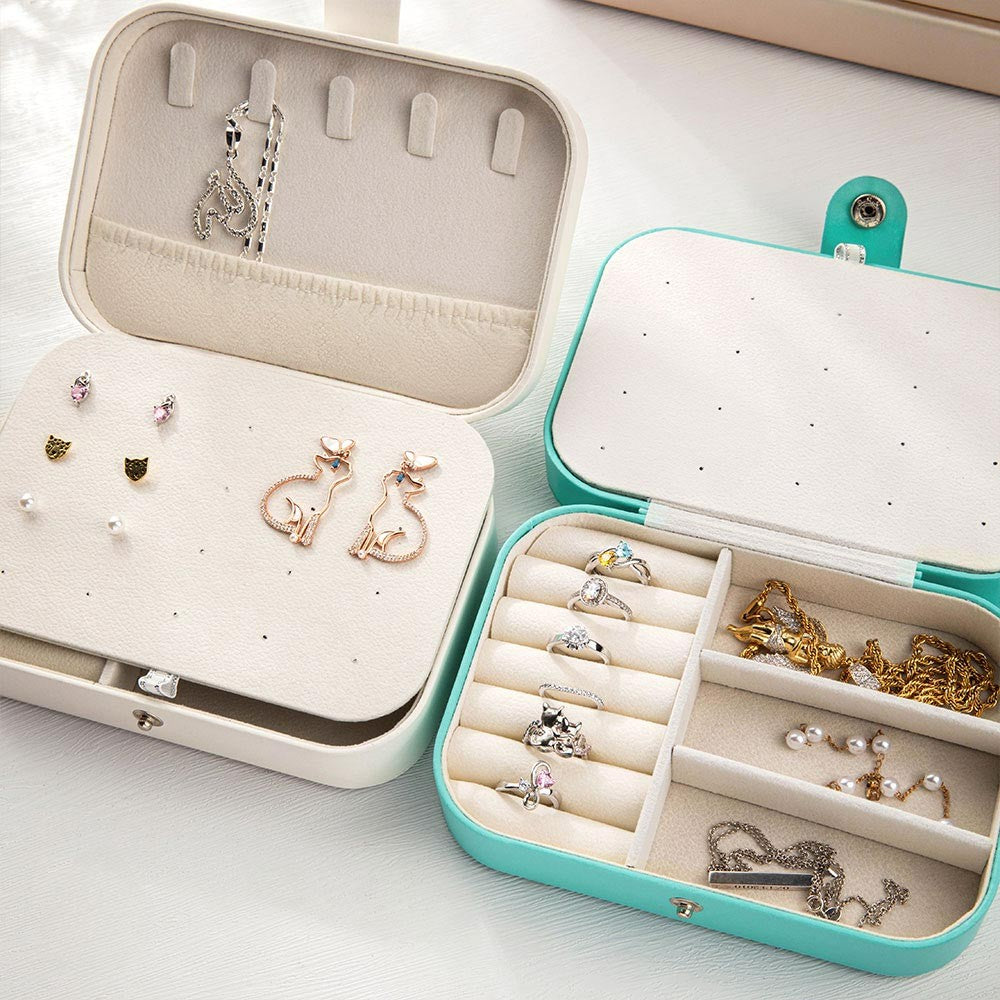 Personalized Horse and Birth Flower Jewelry Case, Portable Leather Jewelry Box with Multiple Compartments, Christmas/Birthday Gift for Horse Lover/Her