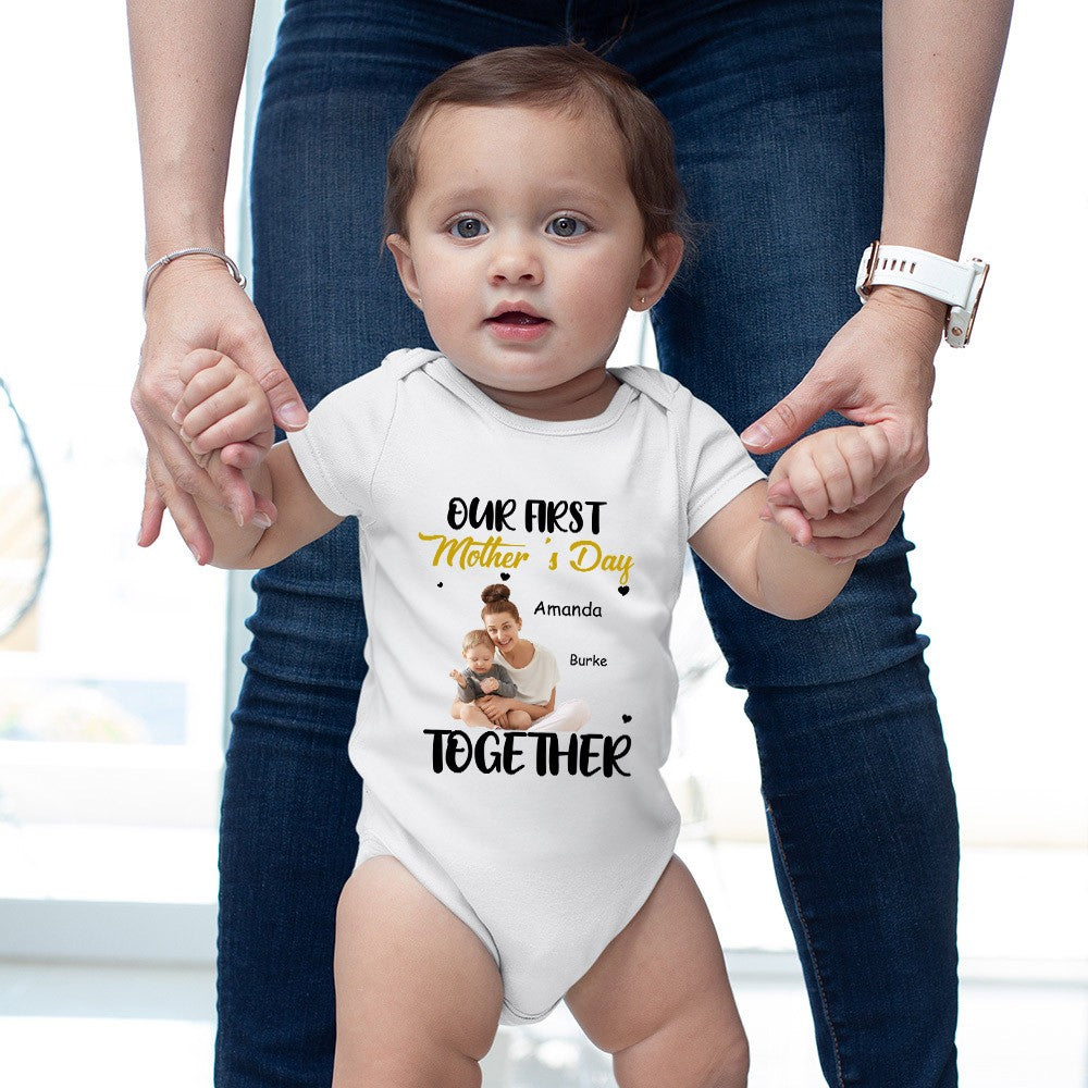 Personalized Name & Photo Our First Mother's Day Parent-Child Matching Shirts, 100% Cotton Mom T-Shirt & Baby Bodysuit Set, Gift for Newborns/New Mom